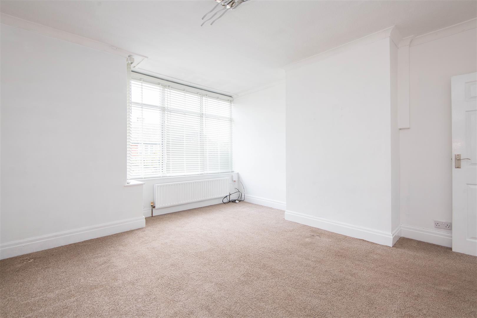 3 bed property in Stanley Avenue, Preston